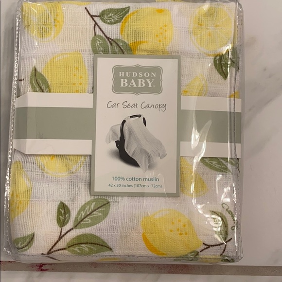 Hudson Baby Other - NWOT Lemon patterned car seat cover!